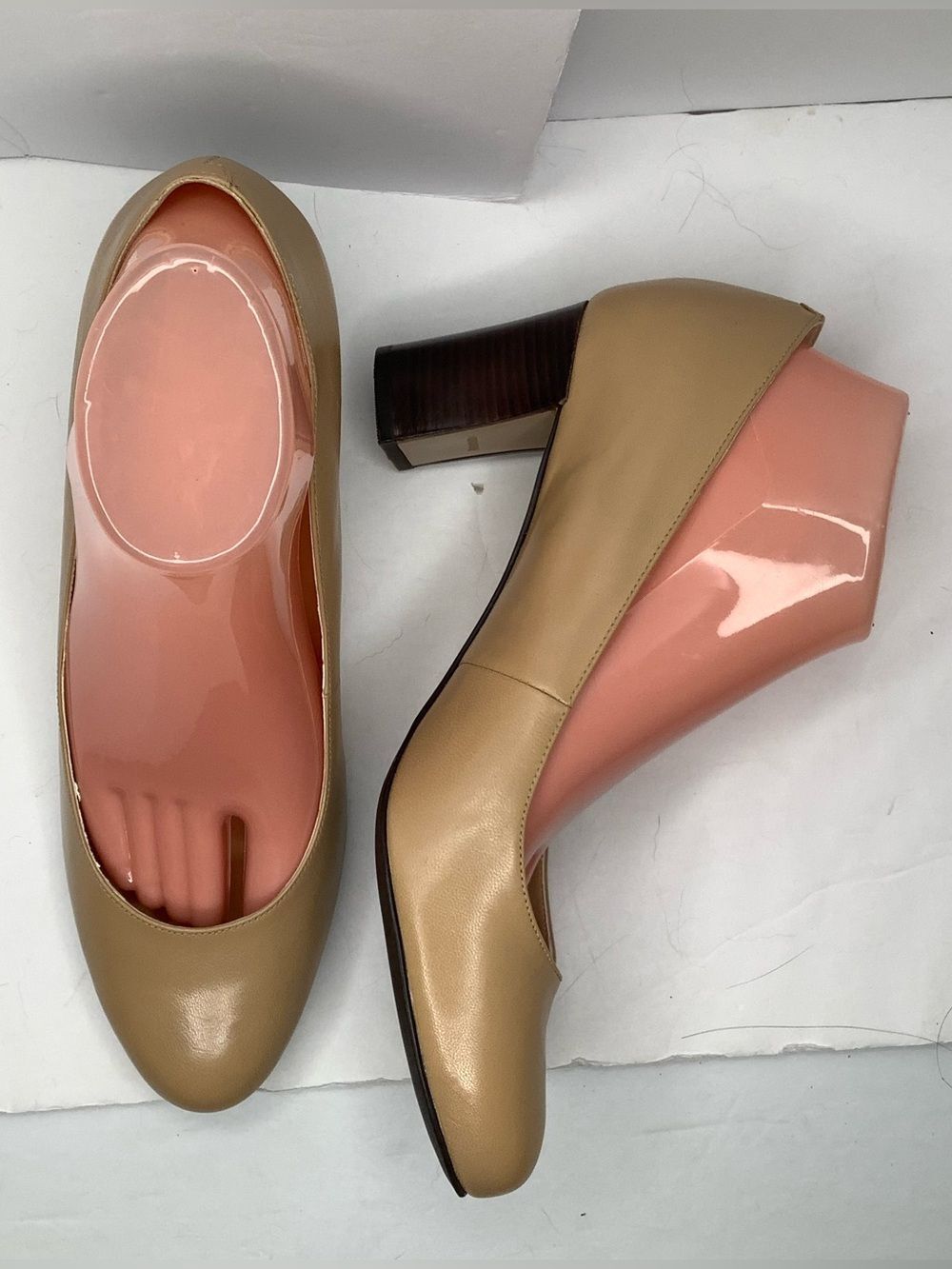 Cole Haan Beige Leather Stacked Heel Women’s Pumps Sz 10B Business Quiet Luxury
